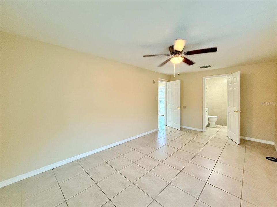For Rent: $2,095 (3 beds, 2 baths, 1040 Square Feet)