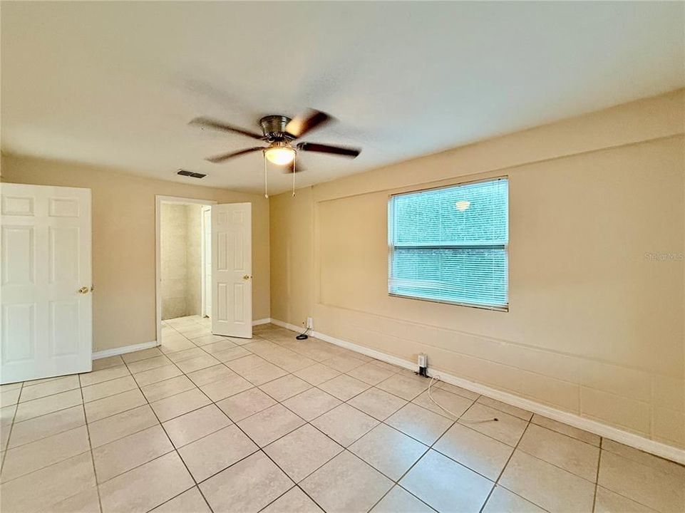 For Rent: $2,095 (3 beds, 2 baths, 1040 Square Feet)