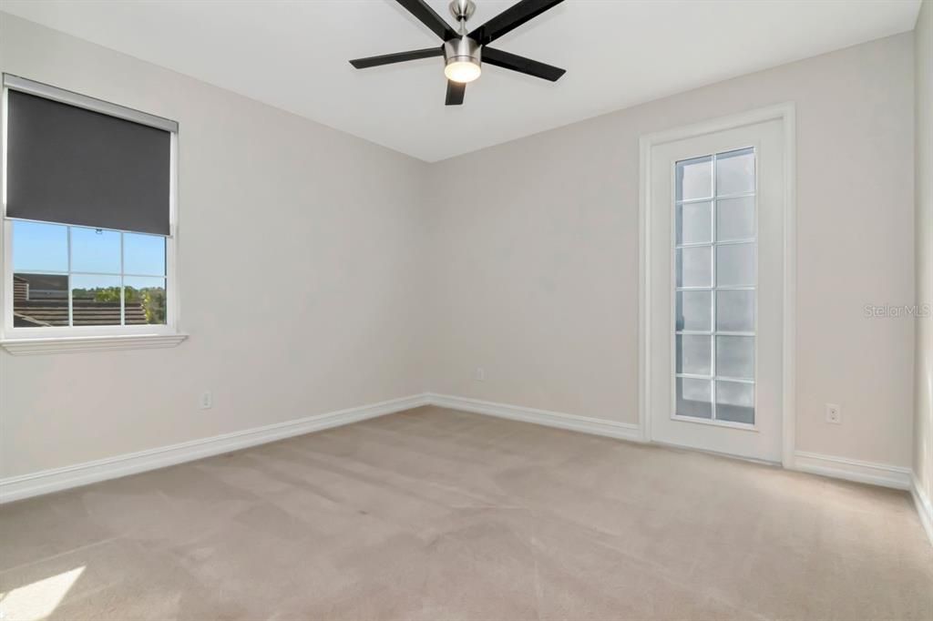 For Sale: $1,100,000 (5 beds, 4 baths, 4069 Square Feet)