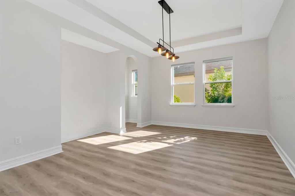 For Sale: $1,100,000 (5 beds, 4 baths, 4069 Square Feet)