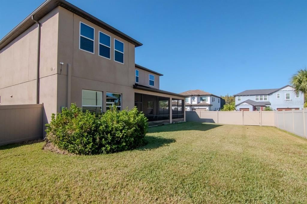 For Sale: $1,100,000 (5 beds, 4 baths, 4069 Square Feet)