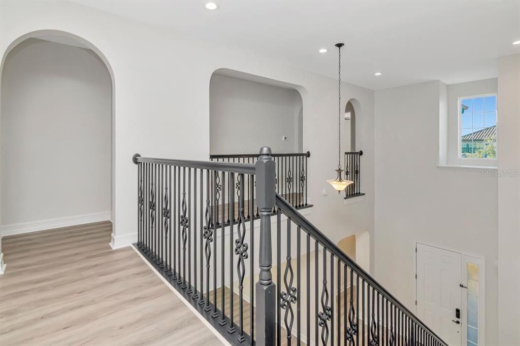 For Sale: $1,100,000 (5 beds, 4 baths, 4069 Square Feet)