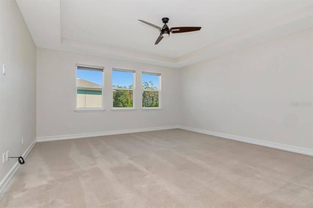 For Sale: $1,100,000 (5 beds, 4 baths, 4069 Square Feet)