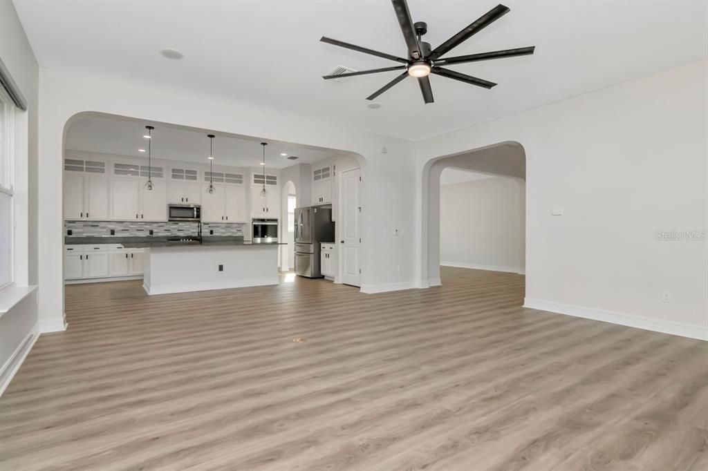 For Sale: $1,100,000 (5 beds, 4 baths, 4069 Square Feet)