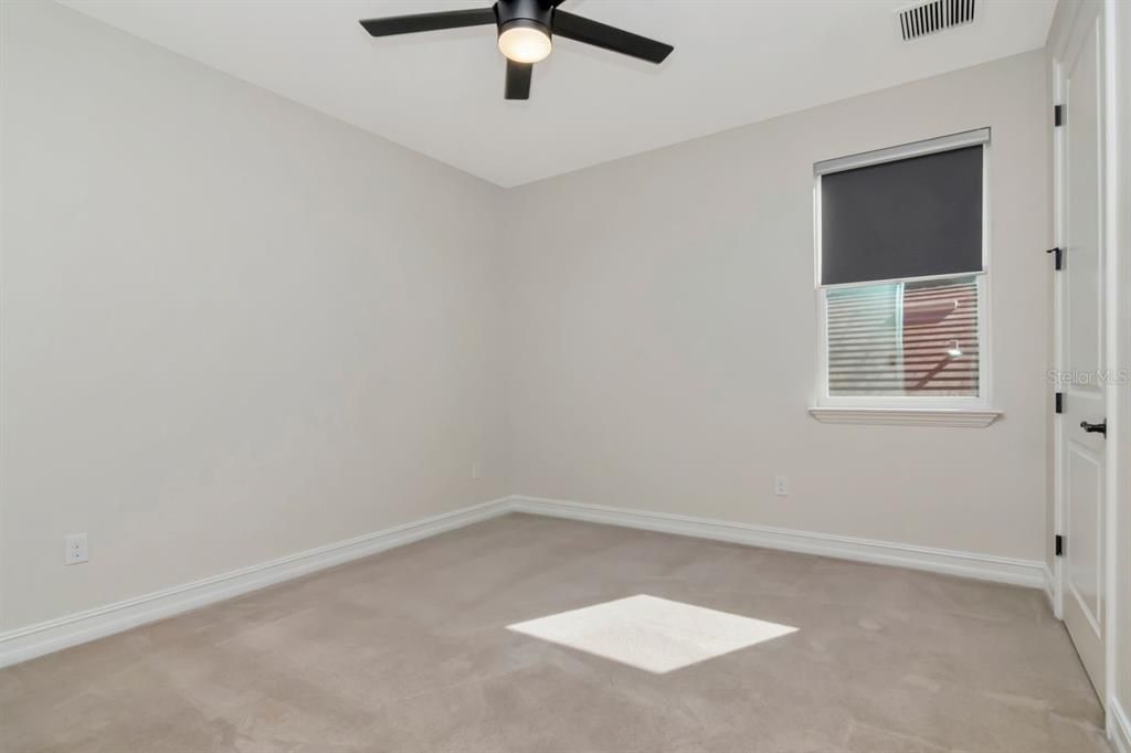 For Sale: $1,100,000 (5 beds, 4 baths, 4069 Square Feet)