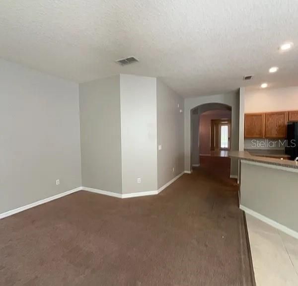 出租: $2,950 (4 贝兹, 3 浴室, 2411 平方英尺)