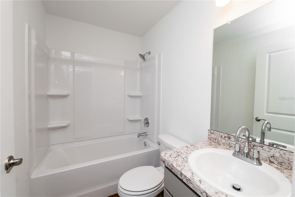 待售: $298,172 (3 贝兹, 2 浴室, 1587 平方英尺)