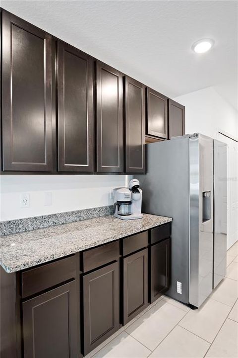 待售: $450,000 (4 贝兹, 2 浴室, 1970 平方英尺)