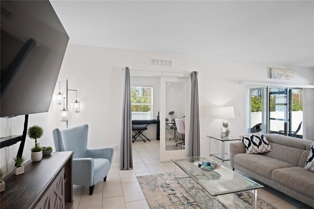 待售: $450,000 (4 贝兹, 2 浴室, 1970 平方英尺)