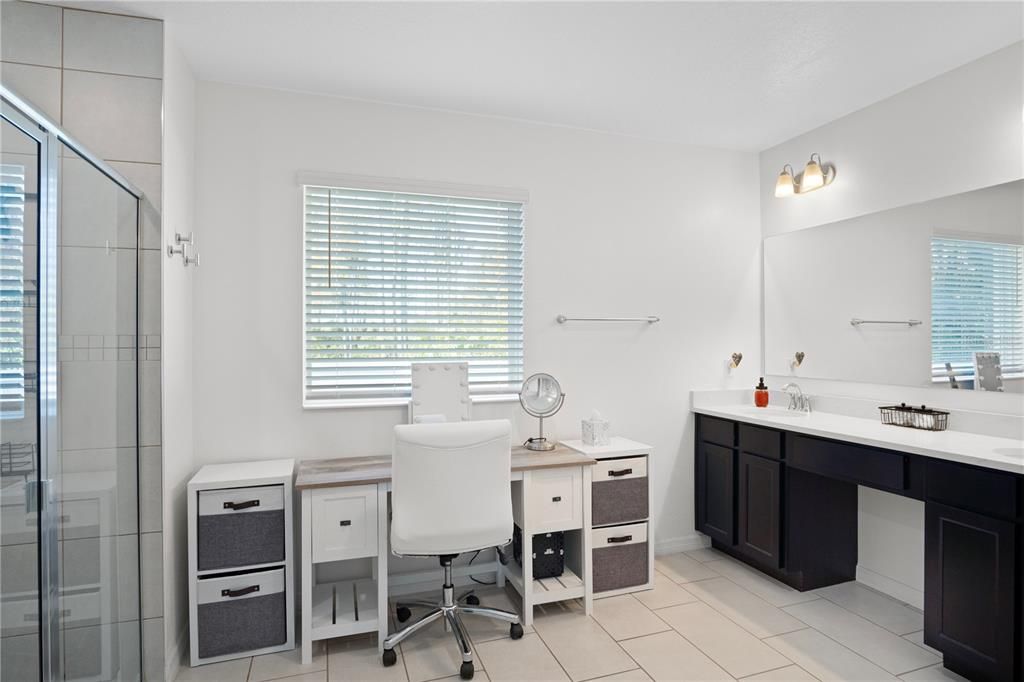 待售: $450,000 (4 贝兹, 2 浴室, 1970 平方英尺)