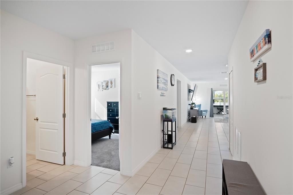 待售: $450,000 (4 贝兹, 2 浴室, 1970 平方英尺)