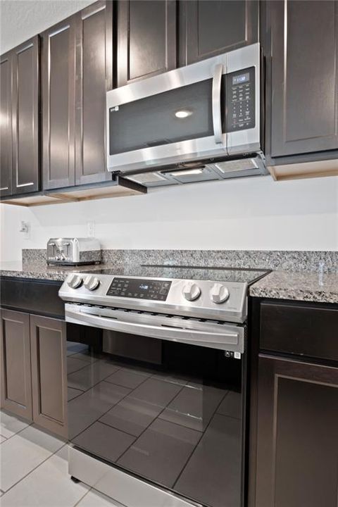 待售: $450,000 (4 贝兹, 2 浴室, 1970 平方英尺)