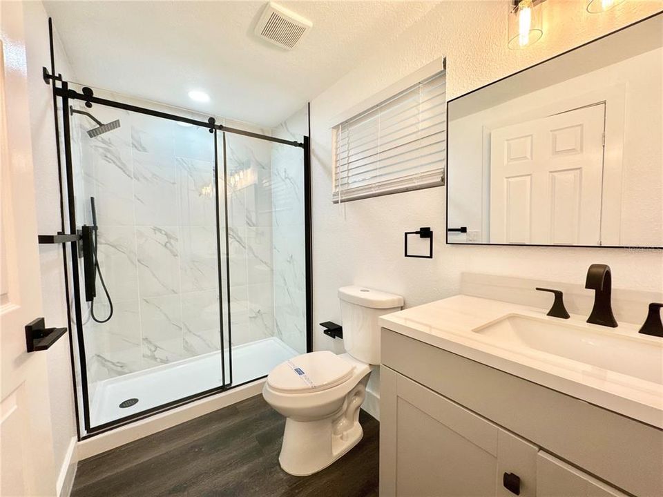 For Rent: $1,850 (3 beds, 2 baths, 884 Square Feet)