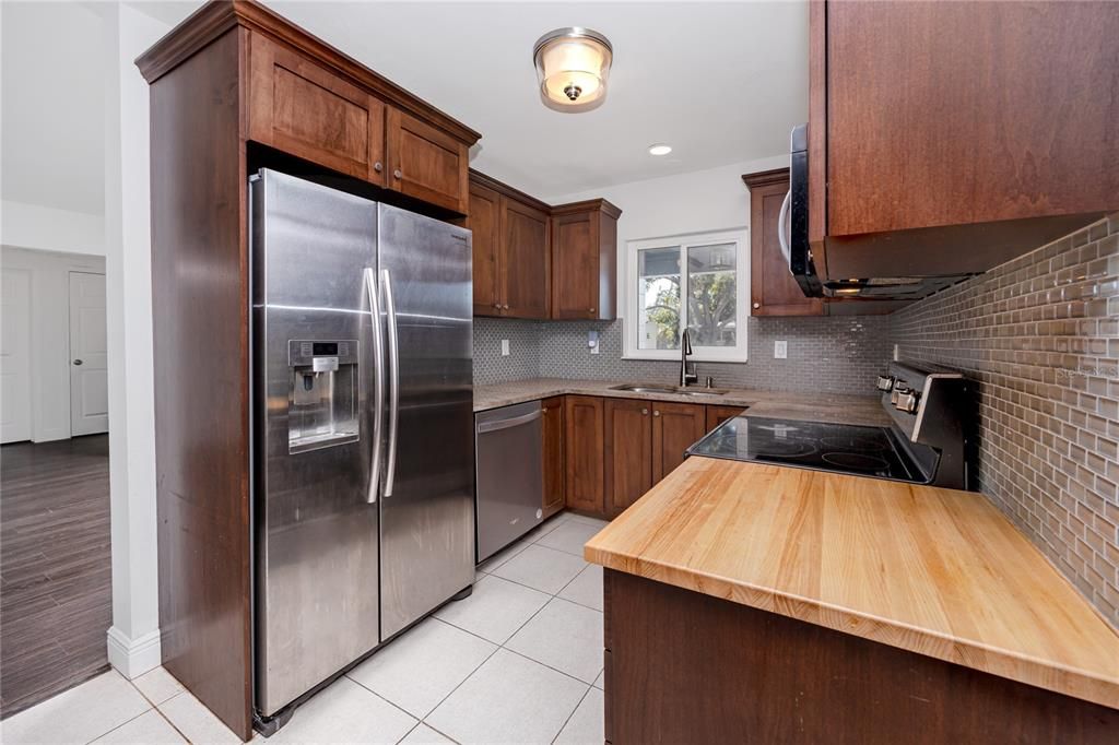 待售: $489,000 (4 贝兹, 2 浴室, 1699 平方英尺)