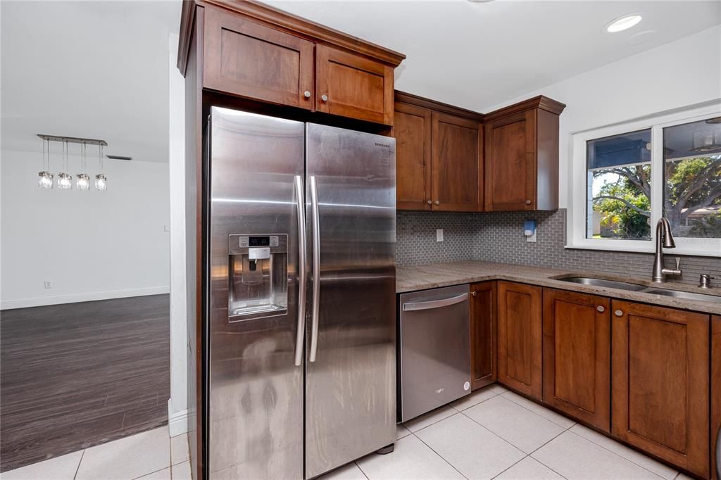 待售: $489,000 (4 贝兹, 2 浴室, 1699 平方英尺)