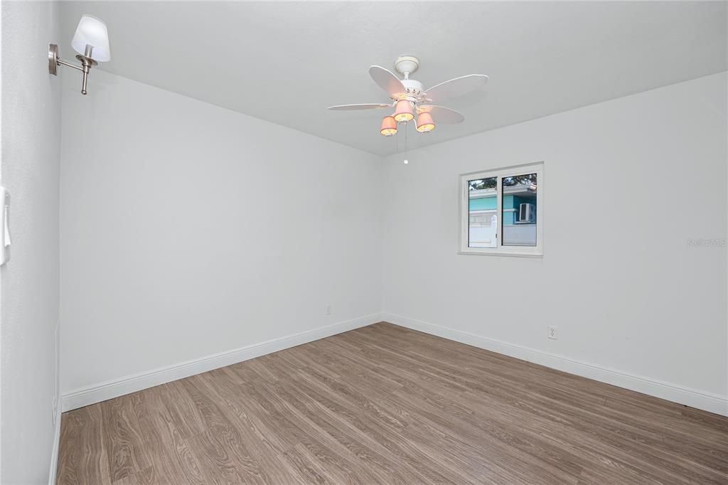 待售: $489,000 (4 贝兹, 2 浴室, 1699 平方英尺)