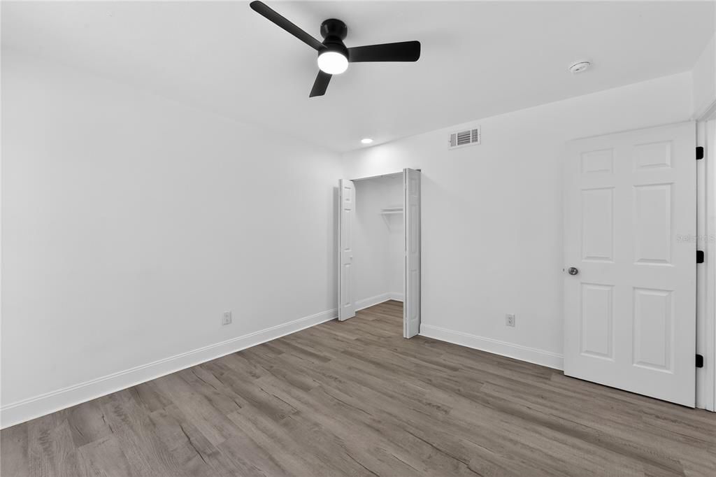 Под контрактом: $269,995 (3 спален, 1 ванн, 1169 Квадратных фут)