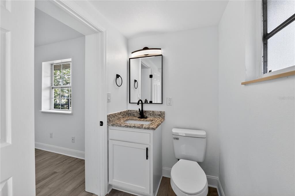 Под контрактом: $269,995 (3 спален, 1 ванн, 1169 Квадратных фут)