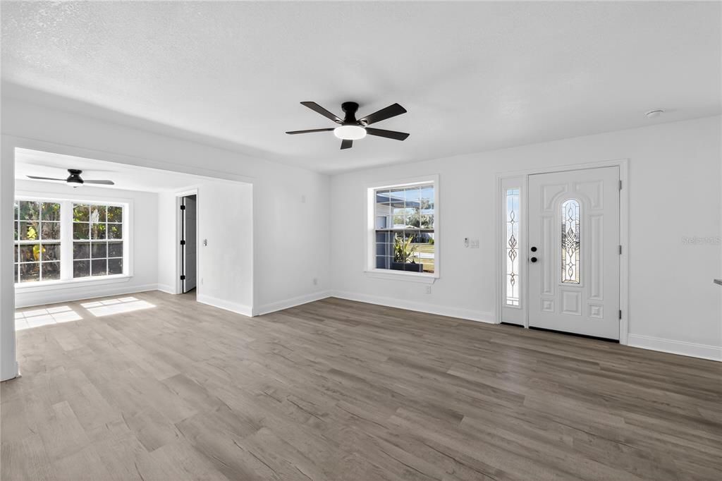 Под контрактом: $269,995 (3 спален, 1 ванн, 1169 Квадратных фут)