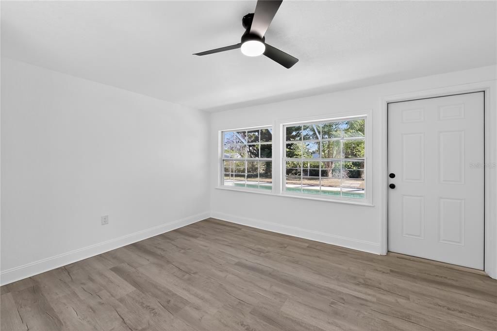 Под контрактом: $269,995 (3 спален, 1 ванн, 1169 Квадратных фут)