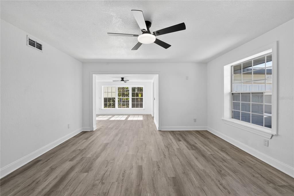 Под контрактом: $269,995 (3 спален, 1 ванн, 1169 Квадратных фут)