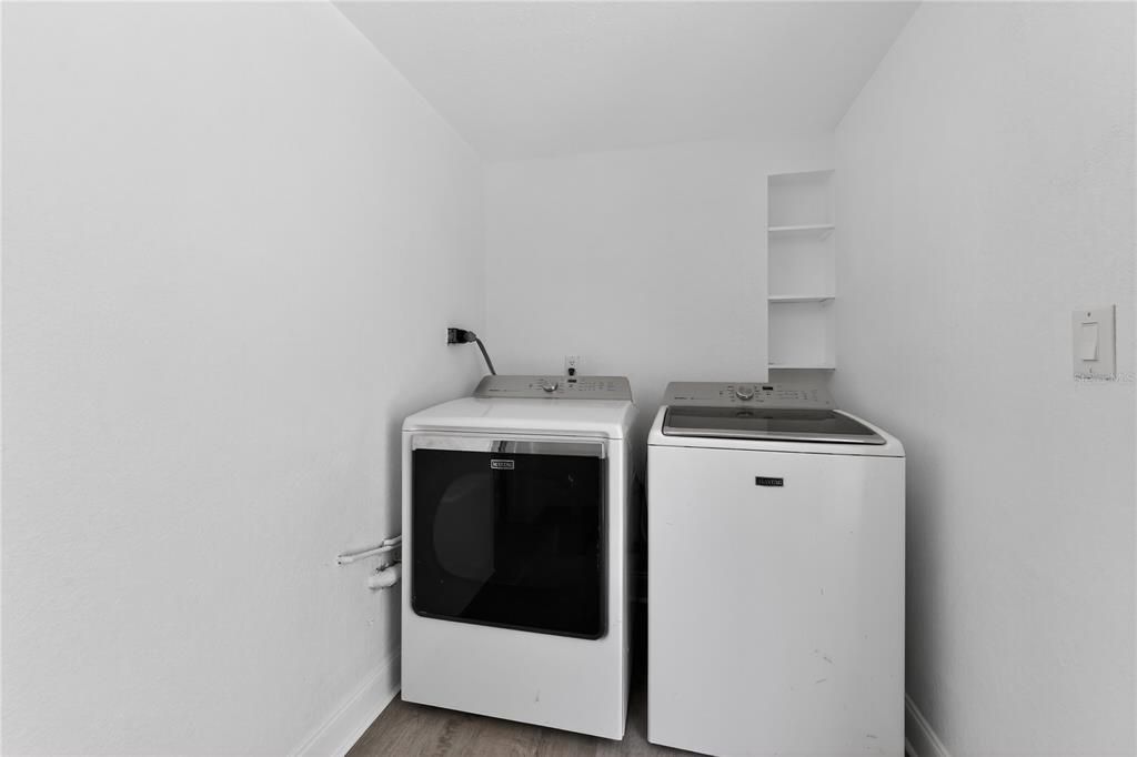 Под контрактом: $269,995 (3 спален, 1 ванн, 1169 Квадратных фут)