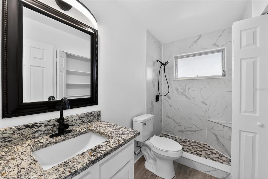 Под контрактом: $269,995 (3 спален, 1 ванн, 1169 Квадратных фут)