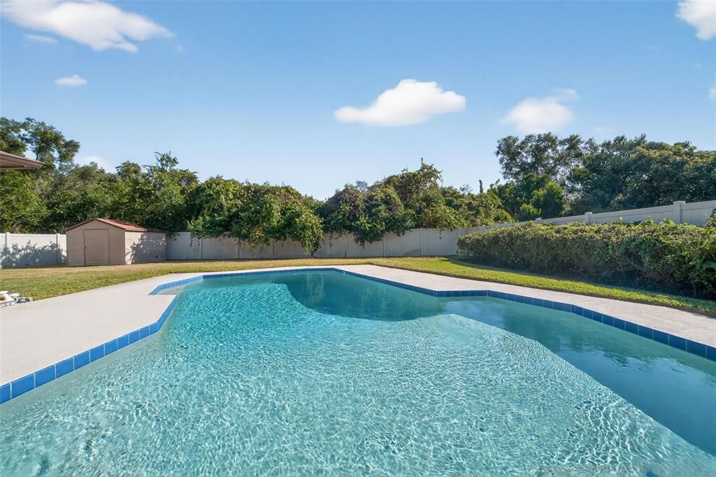 合同活跃: $589,000 (4 贝兹, 2 浴室, 2104 平方英尺)