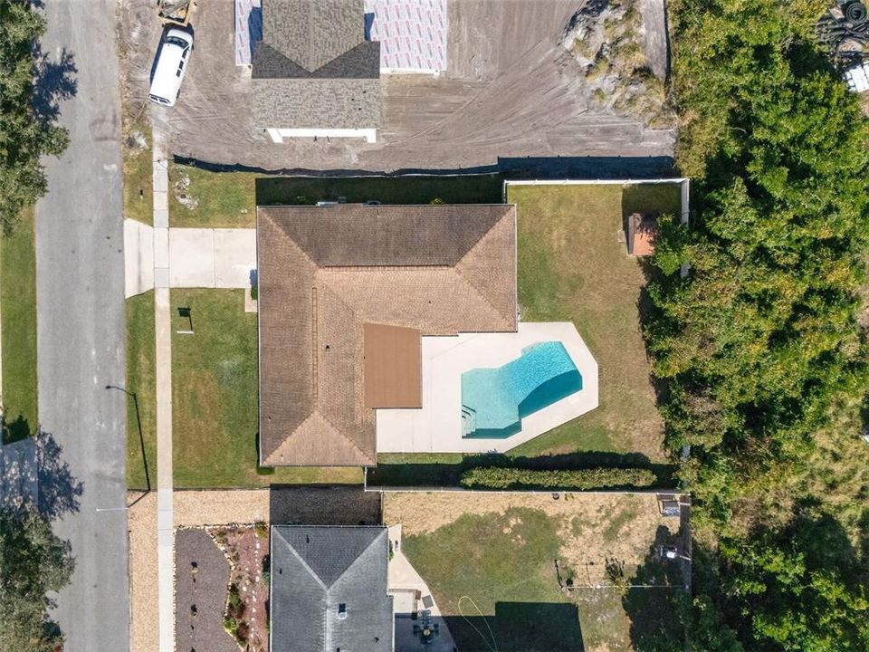 合同活跃: $589,000 (4 贝兹, 2 浴室, 2104 平方英尺)