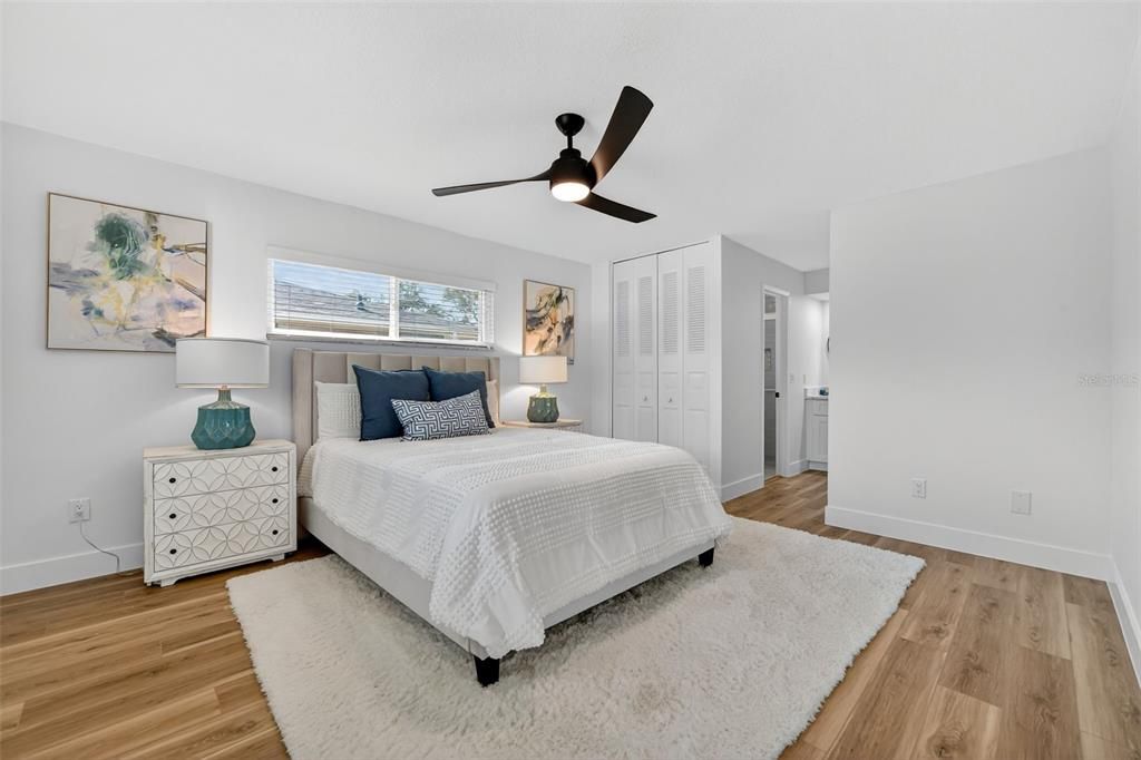 合同活跃: $589,000 (4 贝兹, 2 浴室, 2104 平方英尺)