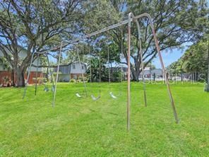 For Sale: $145,000 (2 beds, 2 baths, 1090 Square Feet)