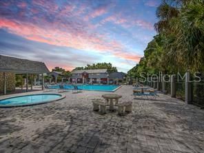 For Sale: $145,000 (2 beds, 2 baths, 1090 Square Feet)