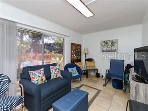 For Sale: $145,000 (2 beds, 2 baths, 1090 Square Feet)