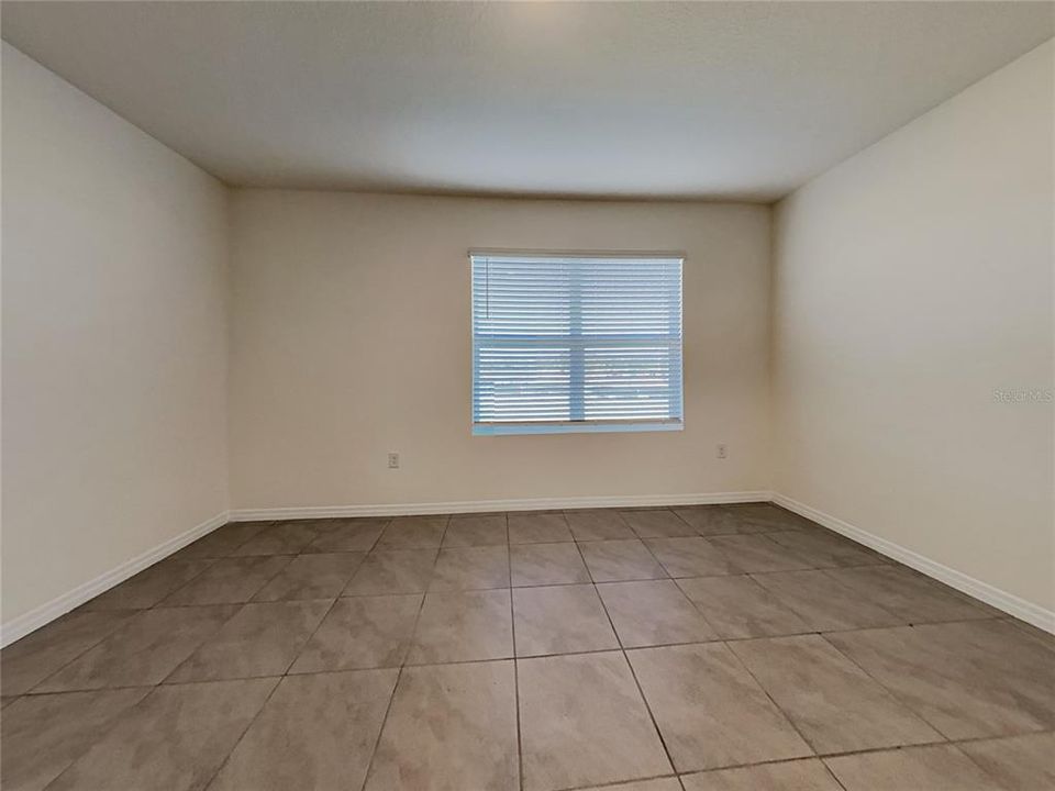 For Rent: $2,345 (4 beds, 2 baths, 1800 Square Feet)