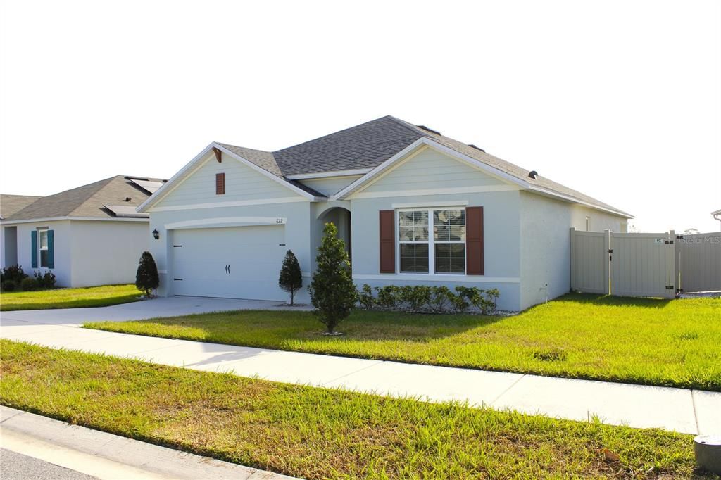 For Rent: $2,250 (3 beds, 2 baths, 1867 Square Feet)