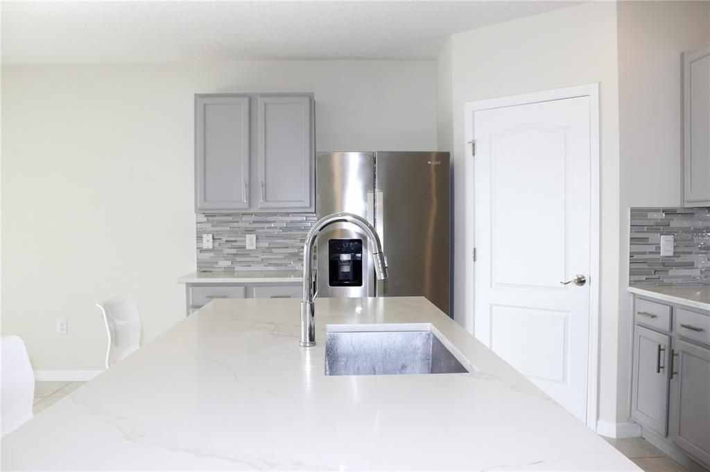 For Rent: $2,250 (3 beds, 2 baths, 1867 Square Feet)