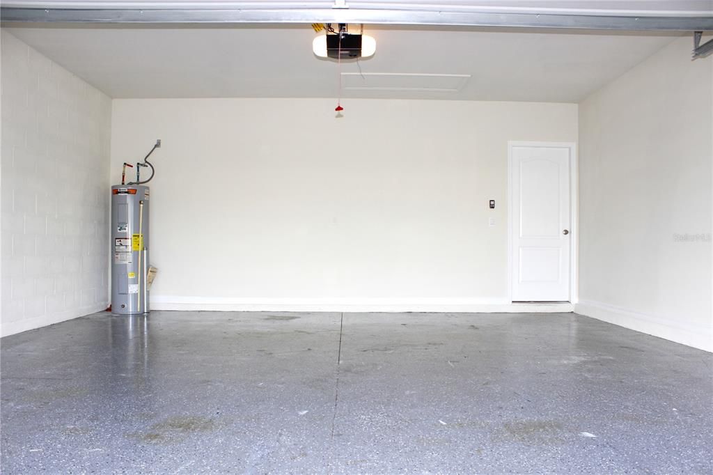 For Rent: $2,250 (3 beds, 2 baths, 1867 Square Feet)