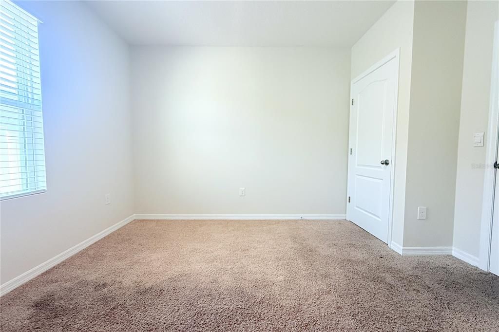 For Rent: $2,250 (3 beds, 2 baths, 1867 Square Feet)