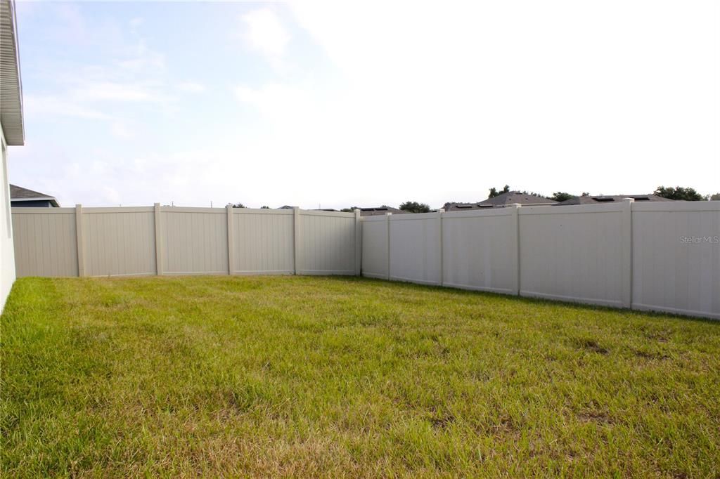 For Rent: $2,250 (3 beds, 2 baths, 1867 Square Feet)