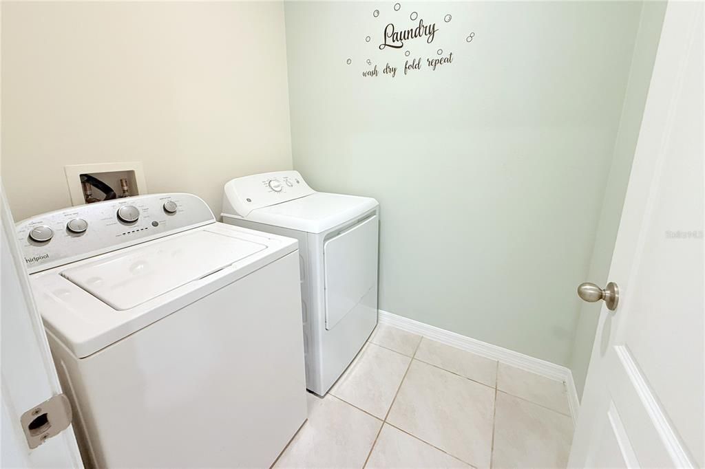 For Rent: $2,250 (3 beds, 2 baths, 1867 Square Feet)