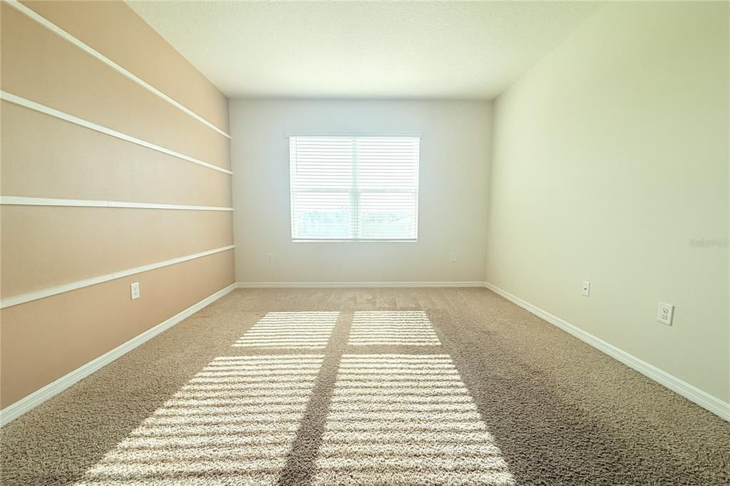 For Rent: $2,250 (3 beds, 2 baths, 1867 Square Feet)