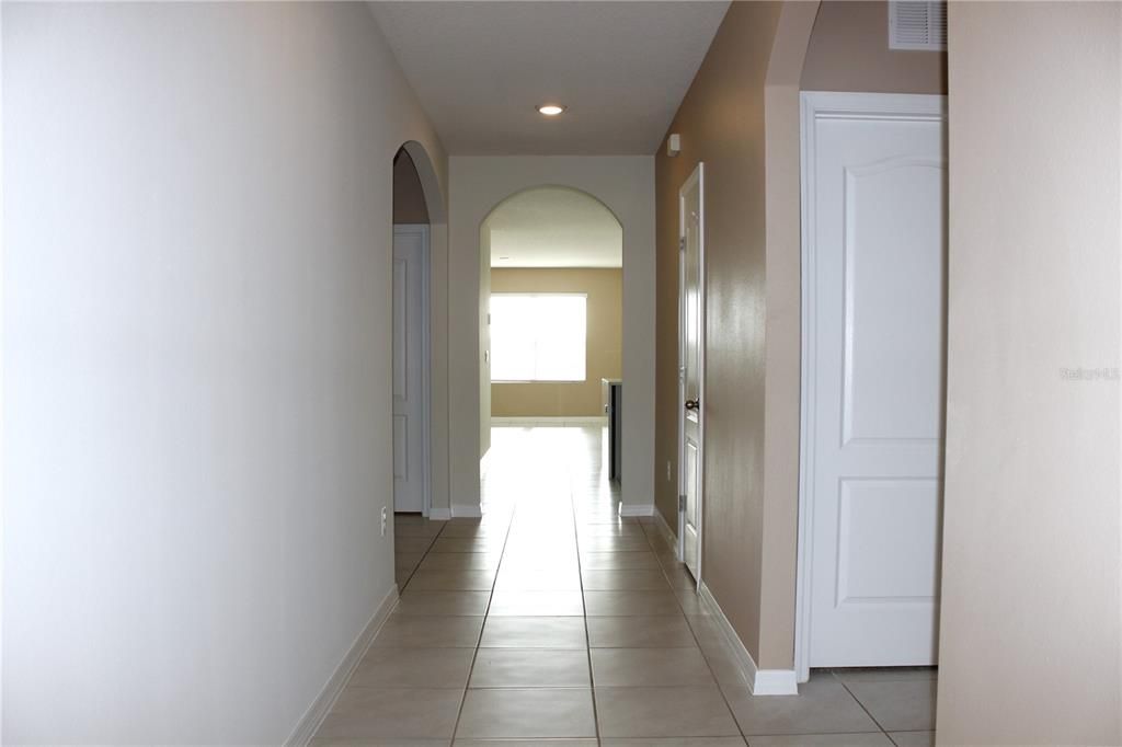 For Rent: $2,250 (3 beds, 2 baths, 1867 Square Feet)