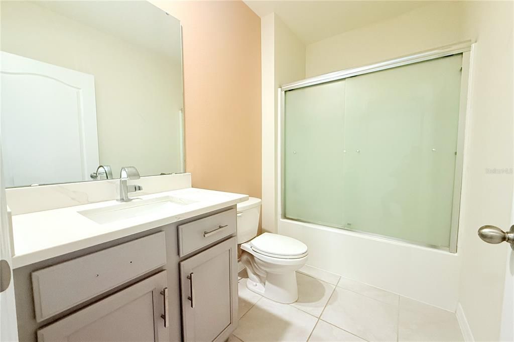 For Rent: $2,250 (3 beds, 2 baths, 1867 Square Feet)