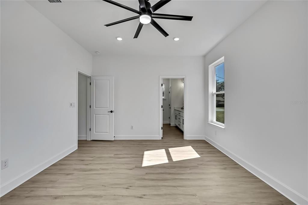 Active With Contract: $398,990 (4 beds, 3 baths, 2061 Square Feet)