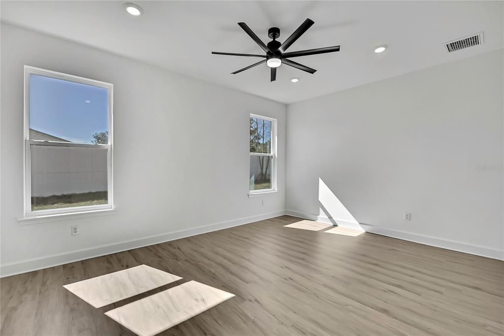 Active With Contract: $398,990 (4 beds, 3 baths, 2061 Square Feet)