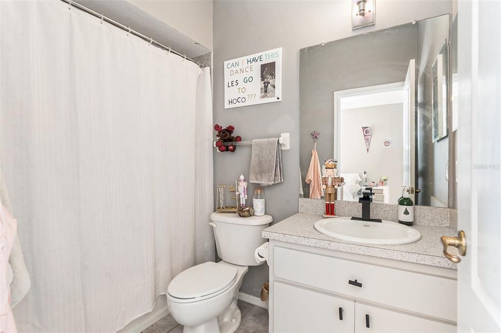 На продажу: $650,000 (5 спален, 4 ванн, 3290 Квадратных фут)