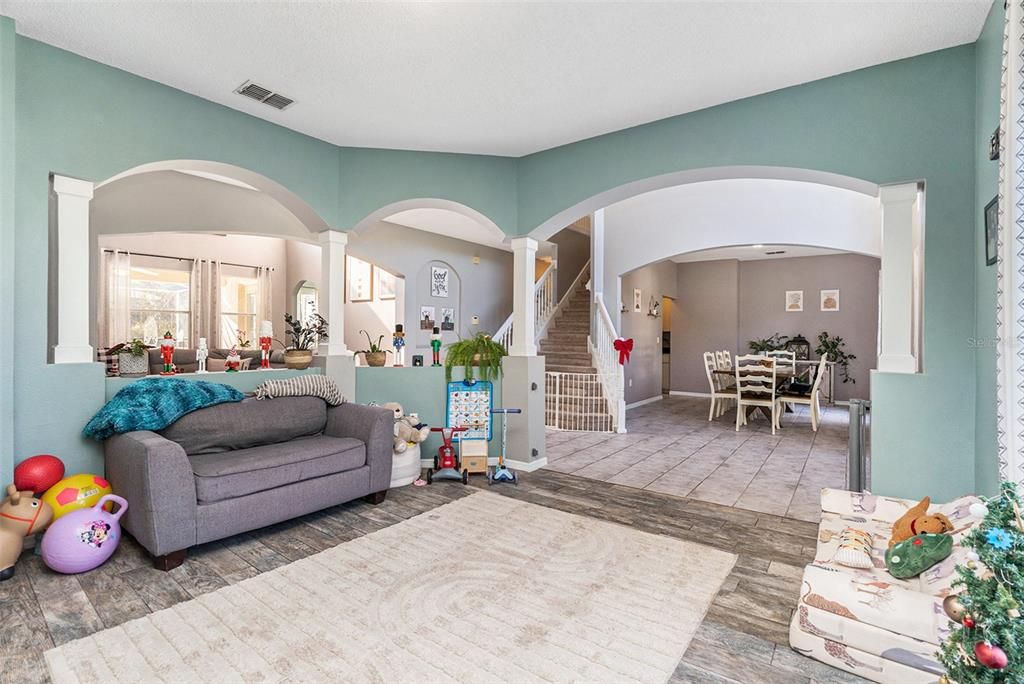 На продажу: $650,000 (5 спален, 4 ванн, 3290 Квадратных фут)