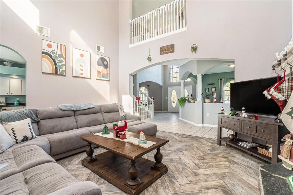 На продажу: $650,000 (5 спален, 4 ванн, 3290 Квадратных фут)