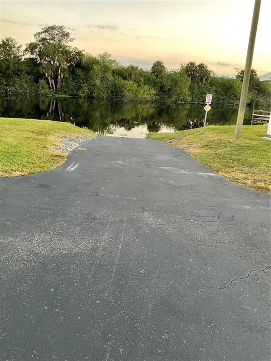 待售: $116,500 (1 贝兹, 1 浴室, 689 平方英尺)