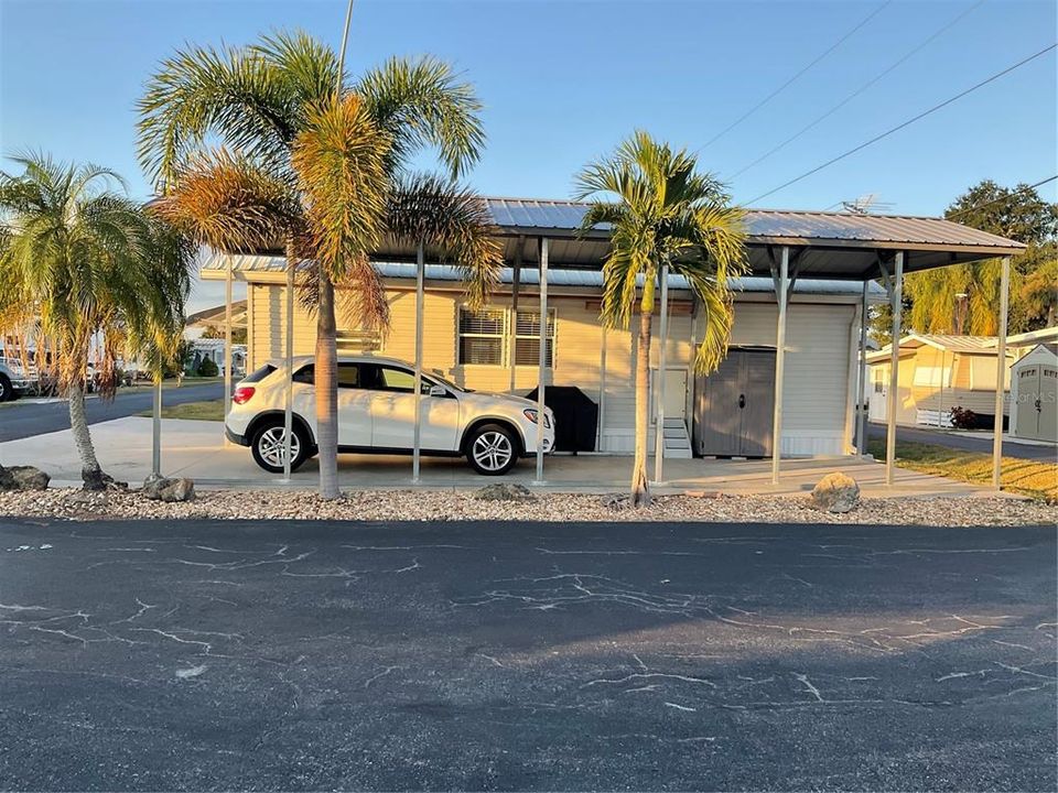 待售: $116,500 (1 贝兹, 1 浴室, 689 平方英尺)